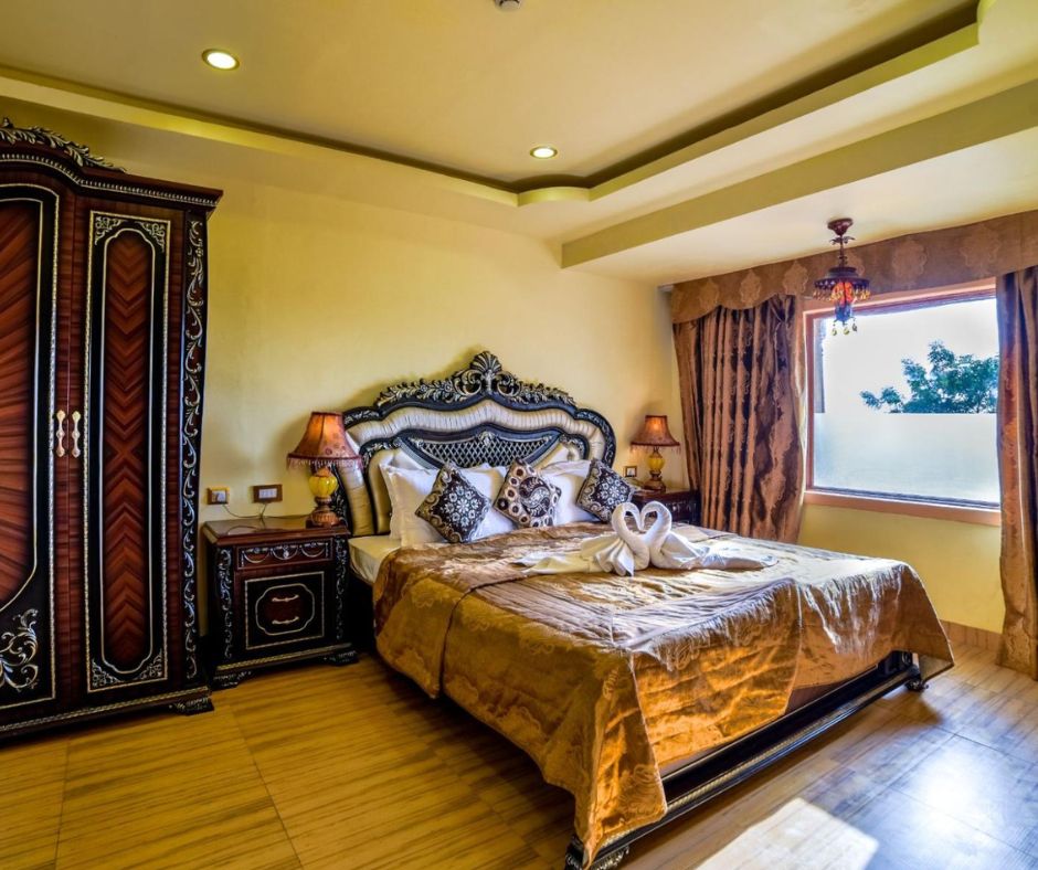 Luxurious Rooms and Suites
