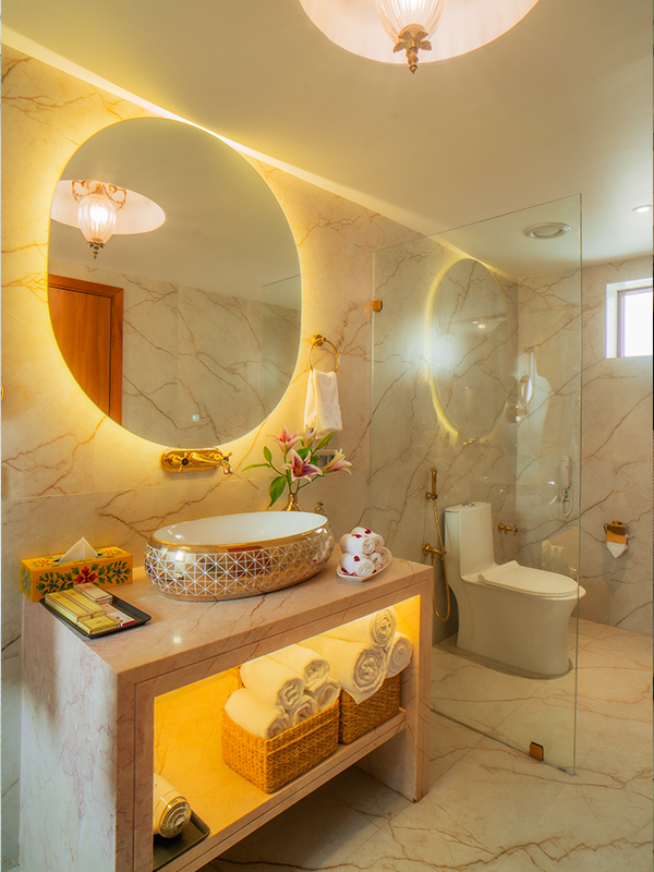 Palace Suite 10