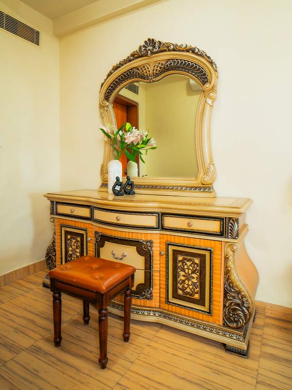 Royal Suite 8