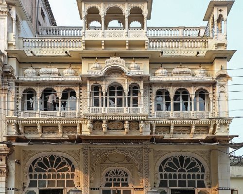 1280px-Kanch_Mandir,_Indore (1)